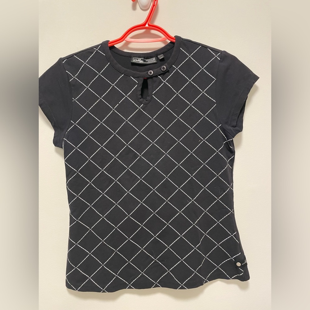 EUC Women’s Oakley golf shirt